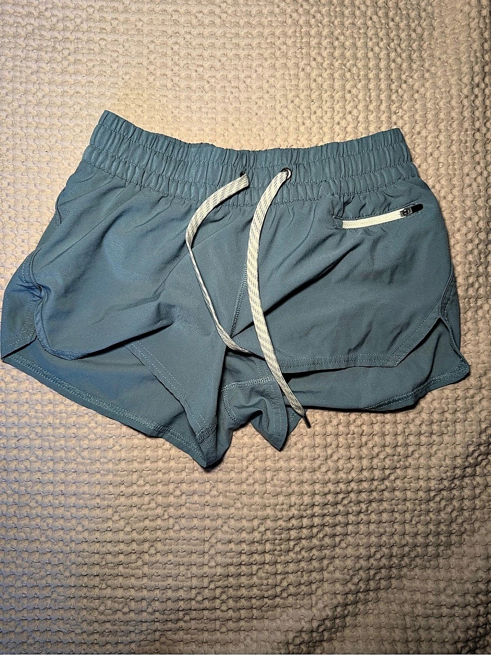 Vuori Clementine Short Athletic Shorts in Blue